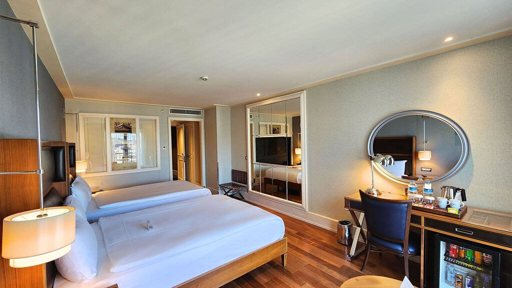 4**** Titanic hotel near Taksim Square and Istiklal Street