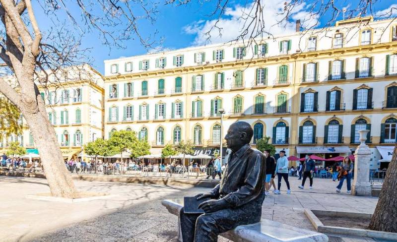 Plaza de la Merced and the Picasso birthplace house in Málaga Old Town walking tour
