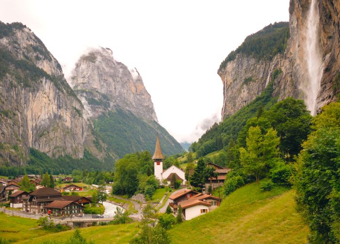 Excursão privada de Lucerna ao vale de Lauterbrunnen, por baixo da Jungfrau, Suíça