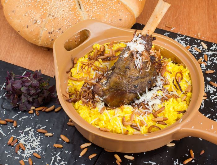 المنسف، الطبق الوطني الأردني، في جولة طعام خاصة في عمّان