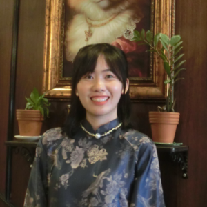 Le Thi T., licensed tour guide in Da Nang